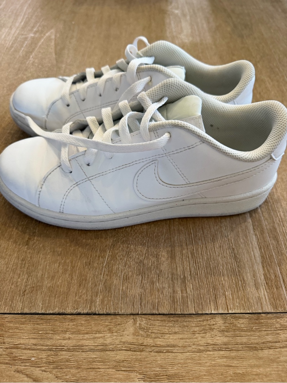 Nike Court Royale 2 White Leather Sneakers Women’s Size 7.5 DH3159-100